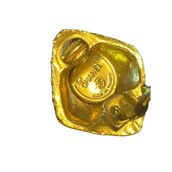 Chanel Quilted "Matelassé" 24k Gold Plated Clip-On Earrings Original Box - Picture 6 of 12